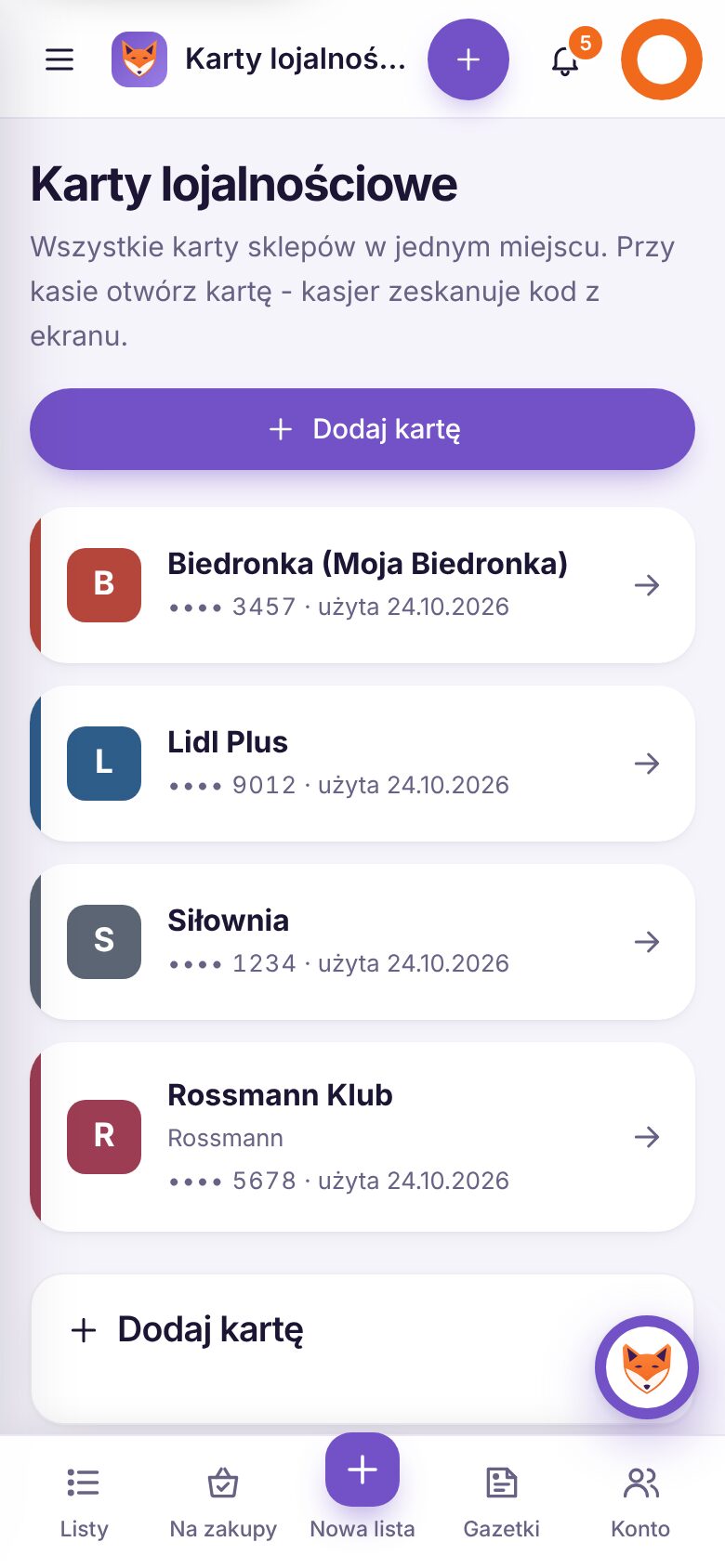 Portfel kart lojalnościowych: karty Biedronki, Lidla, Rossmanna i siłowni z ukrytymi numerami i przyciskiem „Dodaj kartę”.